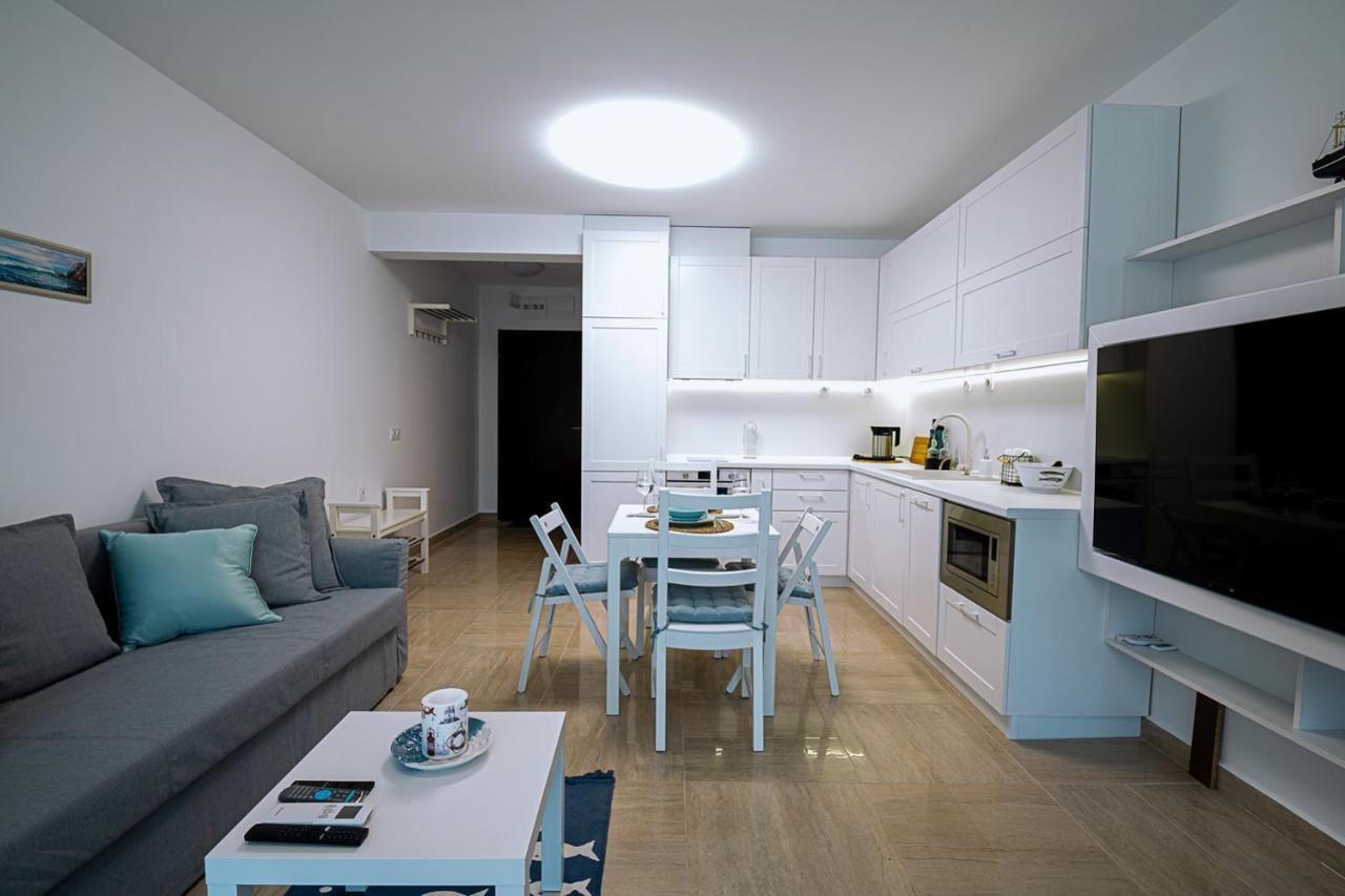 Stylish 1-Bd Apartment In St Constantine And Helena By Flat Mаnager Sankt Konstantin & Helena Eksteriør billede